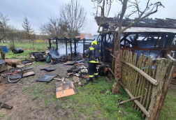 tűzoltás Dövényen