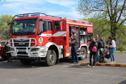 Kéklámpások napja