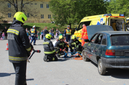 Kéklámpások napja