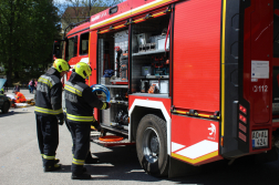 Kéklámpások napja